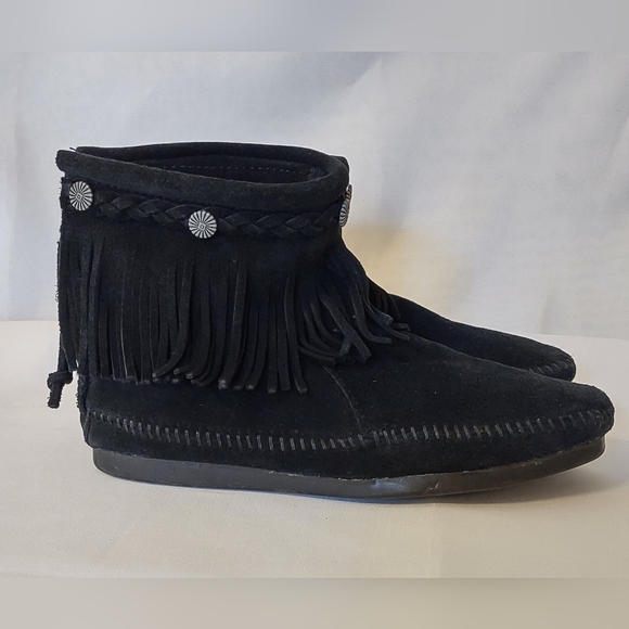 Minnetonka Moccasin Hi Top Back Zip Boot - Picture 5 of 13